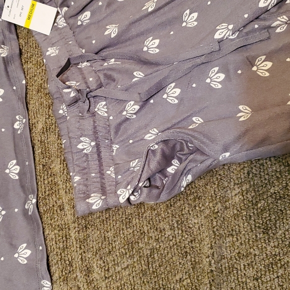 🌶REDUCED🌶FLORA NIKROOZ 2pc dreamy sweater sleepwear set in gray and white - Picture 6 of 16